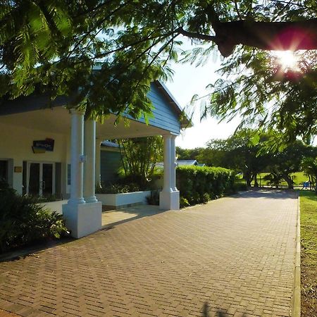 Premier Splendid Inn Bayshore Ричардс-Бей Экстерьер фото