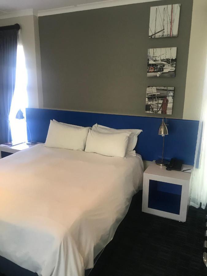Premier Splendid Inn Bayshore Ричардс-Бей Экстерьер фото