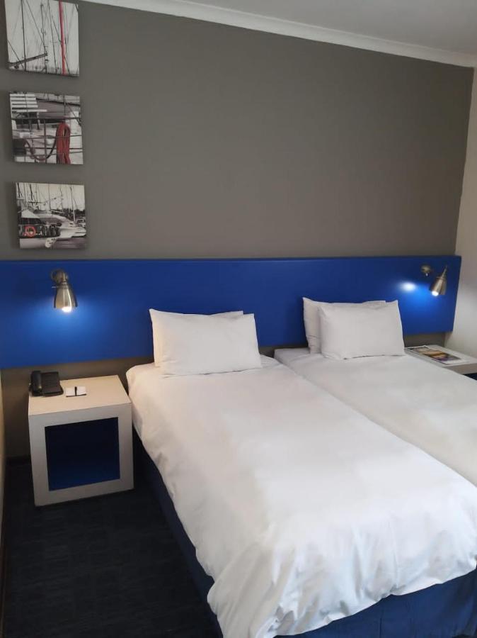 Premier Splendid Inn Bayshore Ричардс-Бей Экстерьер фото