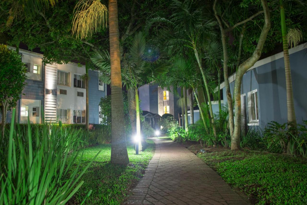 Premier Splendid Inn Bayshore Ричардс-Бей Экстерьер фото
